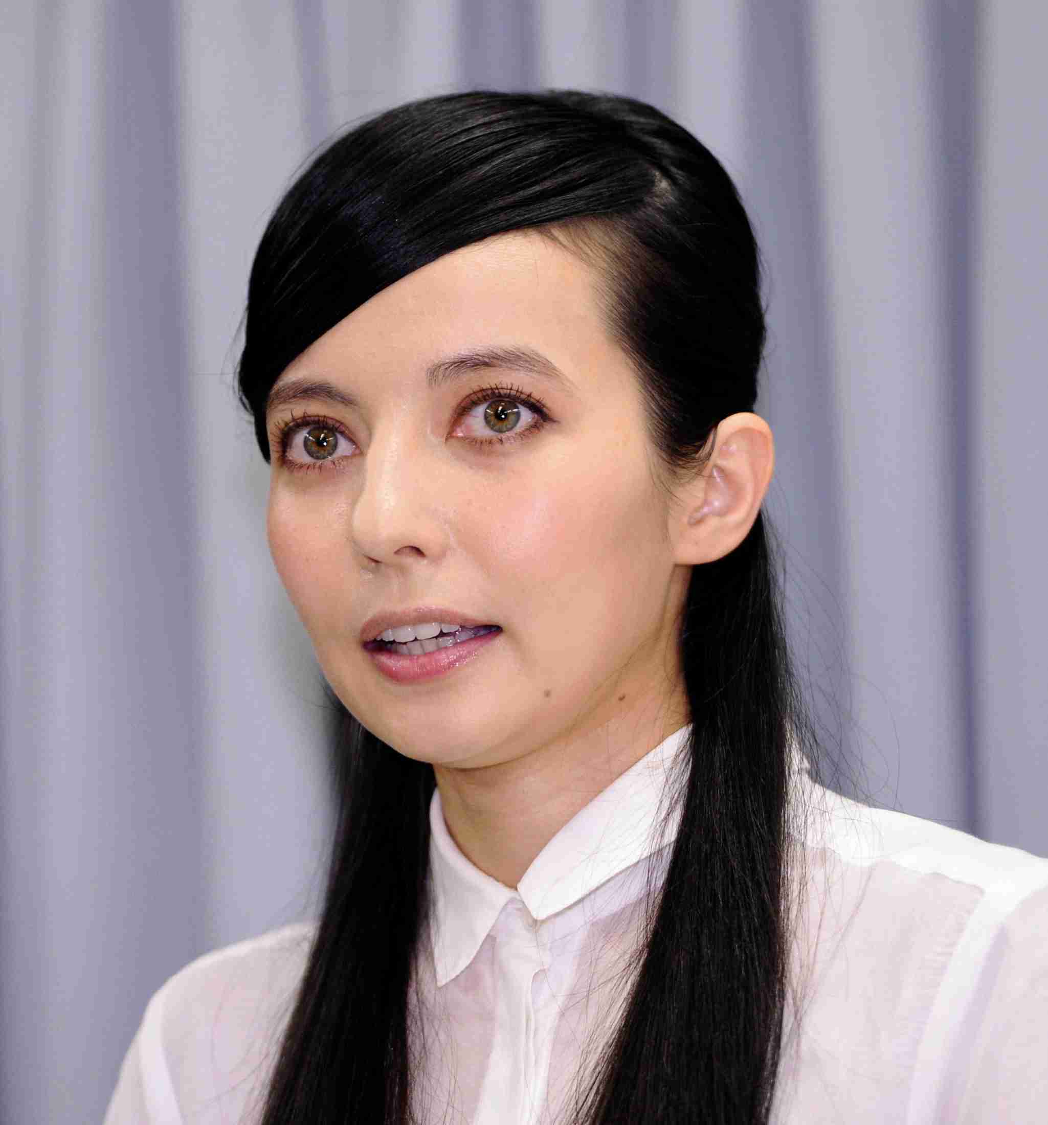 ベッキー　ＣＭすべて消滅　最後のスズキ「アルト」動画もＨＰから削除 （デイリースポーツ） - Yahoo!ニュース