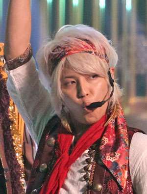 長時間フライトで赤ん坊が泣き続けたら？NEWS手越祐也の視点がすごい