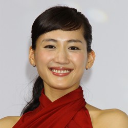 大爆死！ 綾瀬はるかの新ドラマに視聴者が「週末の夜に気が滅入る」とゲンナリ