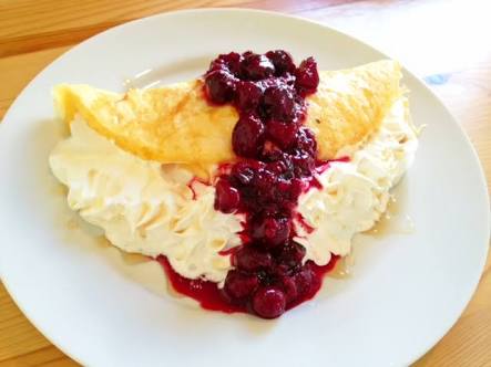 生クリームたっぷりスイーツ 画像
