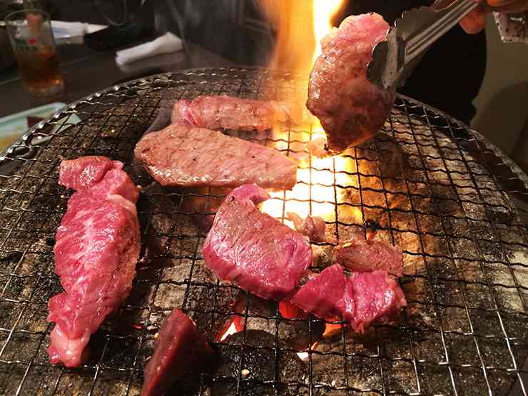 【疑惑】ベッキーが不倫報道で食欲なく心身崩壊で休業 / しかし焼肉屋で目撃情報あり炎上 ｜ バズプラスニュース Buzz+