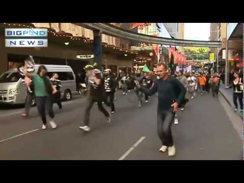 Muslim Riots Sydney 2012 - YouTube