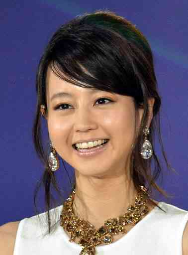 堀北真希、“ＤＡＩ語”で祝福　「ＳＫＫ！」＝「素敵な　家庭を　築いてください！」 （デイリースポーツ） - Yahoo!ニュース