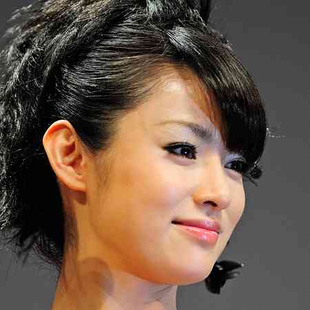 主演ドラマが爆死スタート！深田恭子の“男性未経験”設定は無理ありすぎ!?