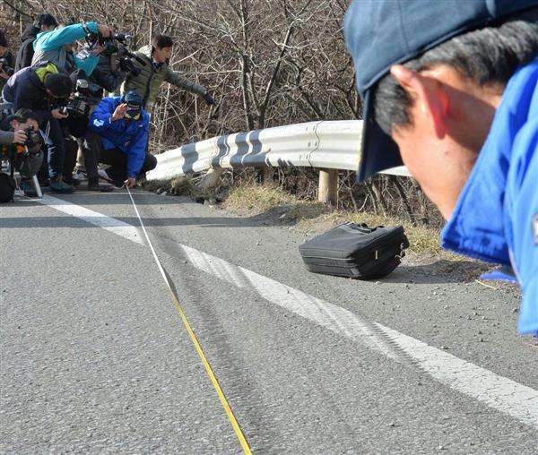 【軽井沢スキーバス転落】事故直前に急ブレーキ　８０キロ近い速度で走行か　車体左側浮かせ片輪走行 - 産経ニュース