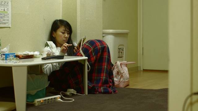 路上にいないホームレス 女性たちの「見えない貧困」