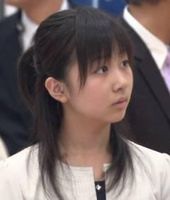 ハーフアップの髪型が好きな人