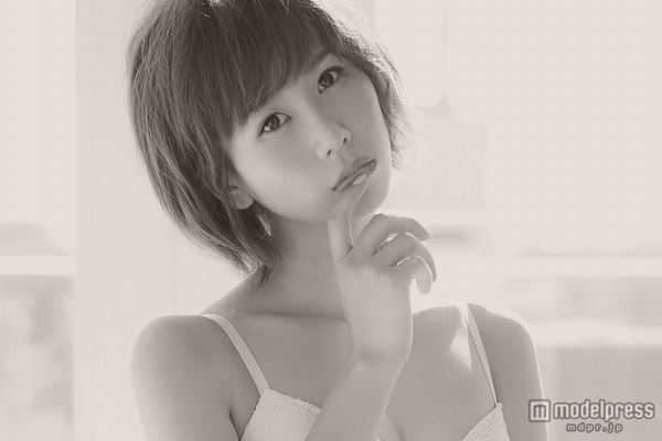 AKB48大家志津香、下着姿で－8kg美ボディ披露 念願のファッション誌デビュー - モデルプレス