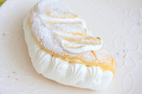 生クリームたっぷりスイーツ 画像