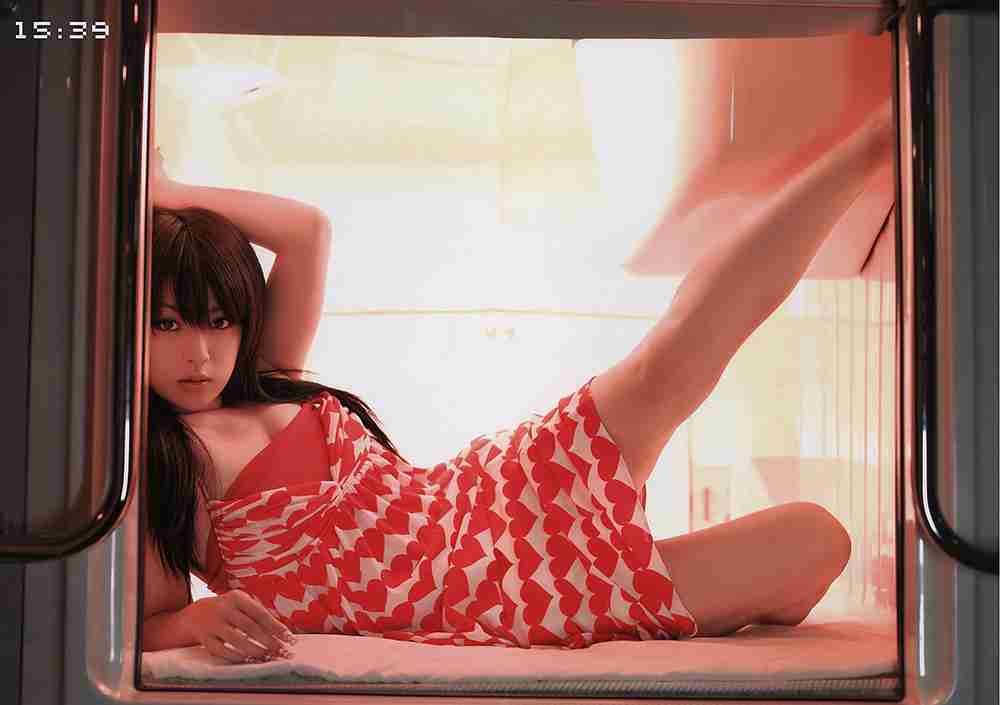 深田恭子「隅々まで堪能して」最新写真集の見どころは成熟チラリズム