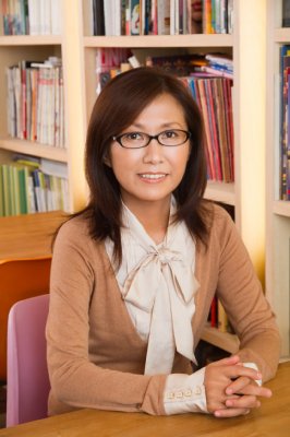 香山リカ氏がデモ団体に怒り 中指を立てる様子も - ライブドアニュース