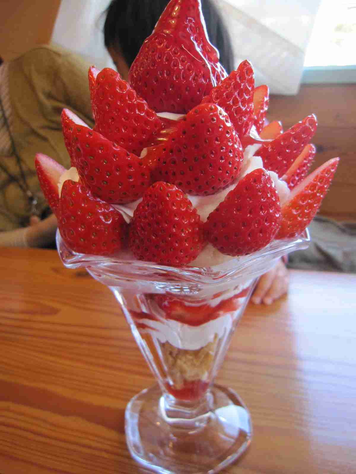 美味しそうなパフェの画像ください！