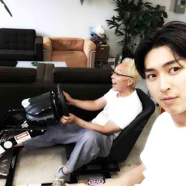 松田翔太、上半身裸の自撮りにファン興奮「イケメンすぎ」「色気ぷんぷん」