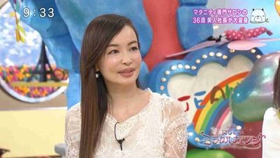 平子理沙、アイドルに負けない超ミニ姿披露