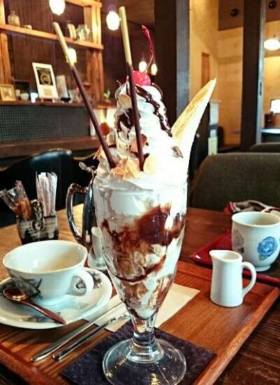 生クリームたっぷりスイーツ 画像