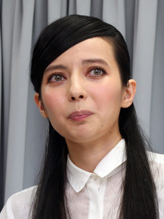皮肉…ベッキー　ＬＩＮＥとの深い縁　絶大だった４年前のＣＭ効果 （スポニチアネックス） - Yahoo!ニュース