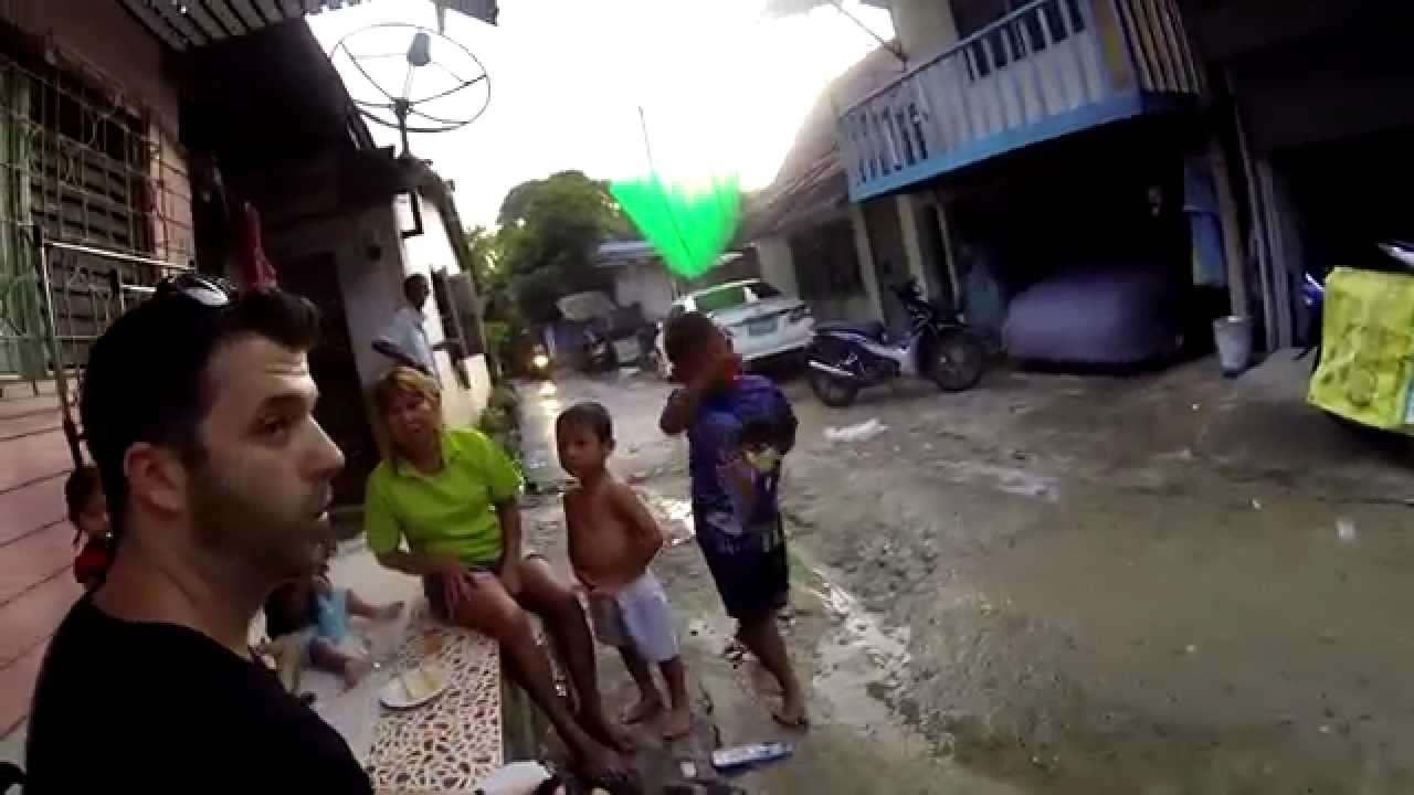 Exploring a Thai Ghetto - YouTube