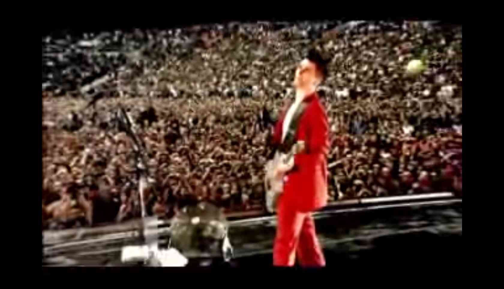 Muse - Knights Of Cydonia: Live At Wembley Stadium 2007 - YouTube