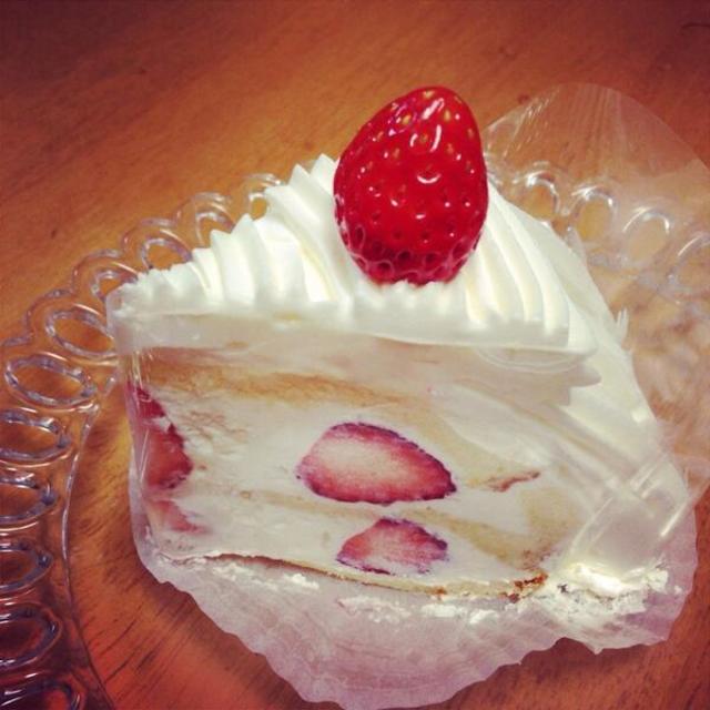 生クリームたっぷりスイーツ 画像