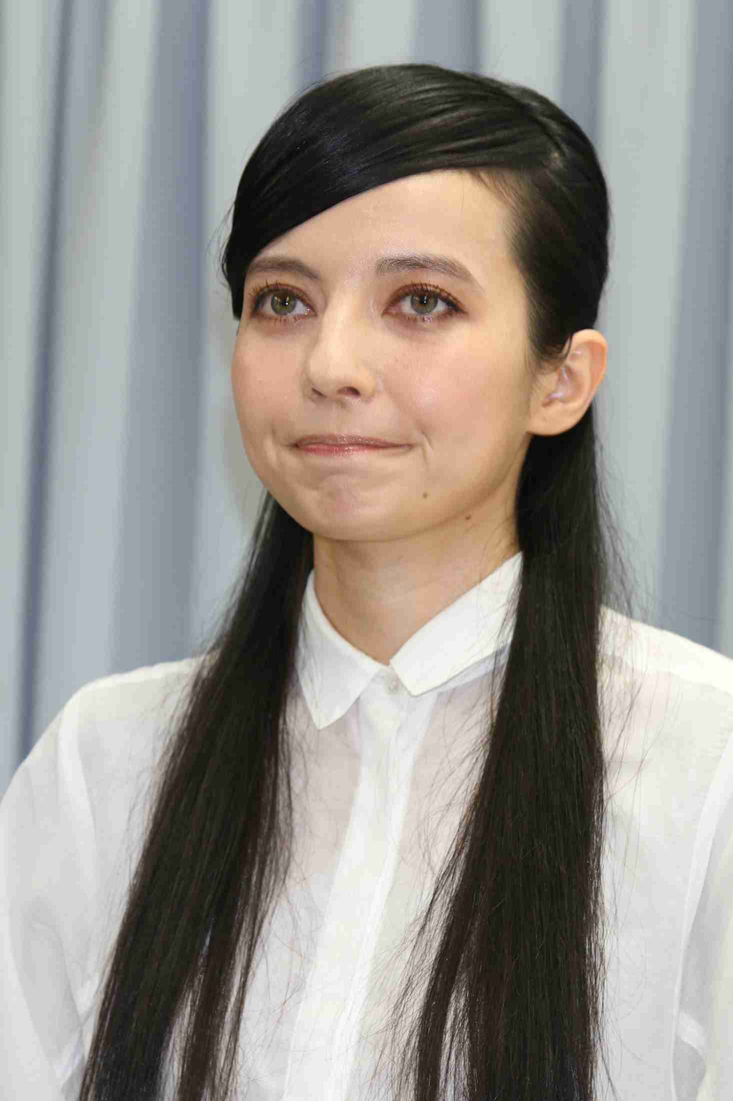 ベッキー　CMギャラ倍返し…スポンサー激怒で違約金4億円も （女性自身） - Yahoo!ニュース