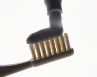もちろん少量の摂取では問題ありません : ハミガキ粉が知能に影響する？意外と知らないフッ素の危険性 - NAVER まとめ