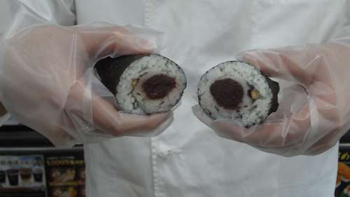 豆大福まいた恵方巻「まめ巻」、「まるごといわし巻」と共に1万本限定で