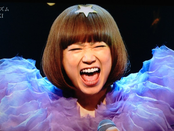 好きなアーティストのLIVE中の画像を貼るトピ