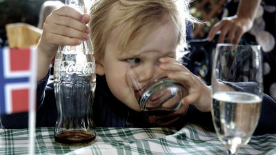 コカ・コーラを水代わりに飲み続けていた女性の死はコーラのせいと検死官 - GIGAZINE