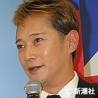 「亀梨」は「キムタク」にべったり　「嵐」の前で屈辱謝罪で“まるでお通夜だった”SMAP激励会 | デイリー新潮