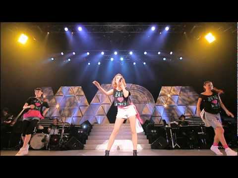 BENI - ギミギミ live - YouTube