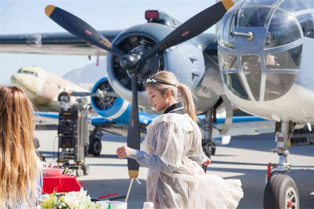 ローラ&くりぃむしちゅー有田哲平「3月30日に電撃結婚」衝撃スクープ!