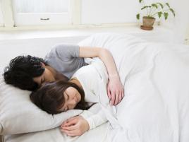 男性6割、エッチ中の女子の演技を疑う