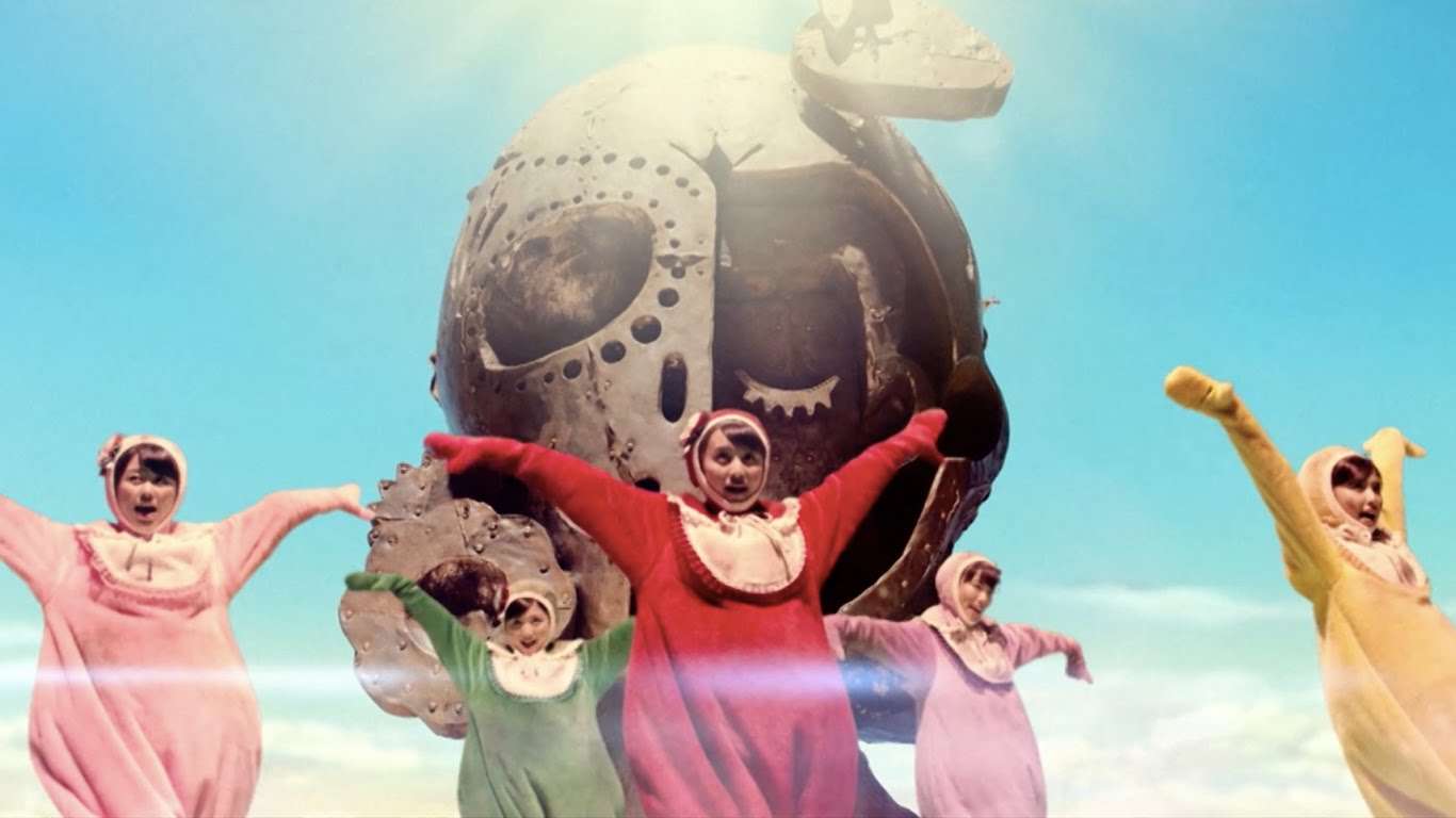 ももいろクローバーZ -「WE ARE BORN」MUSIC VIDEO（WE ARE BORN / MOMOIRO CLOVER Z ） - YouTube