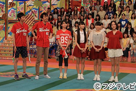スニーカーを履いた芸能人の画像が集まるトピ