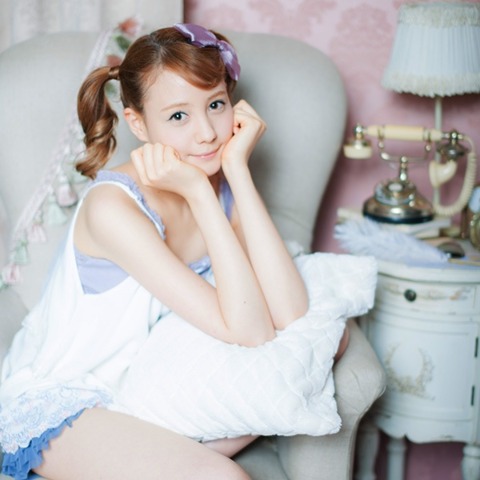 芸能人のツインテールを貼るトピ
