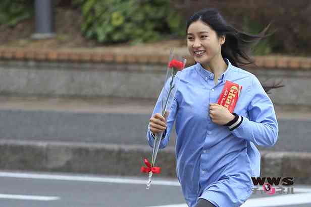 バレンタインCMの画像を貼るトピック