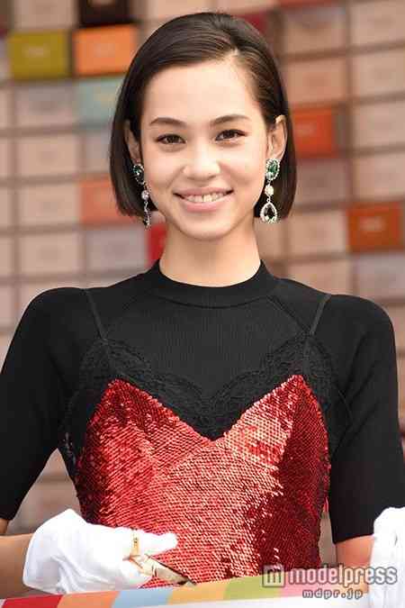 「中身ギャルなんで」「普段は絶対ミニしかはかない」水原希子、ファッションのこだわりを明かす