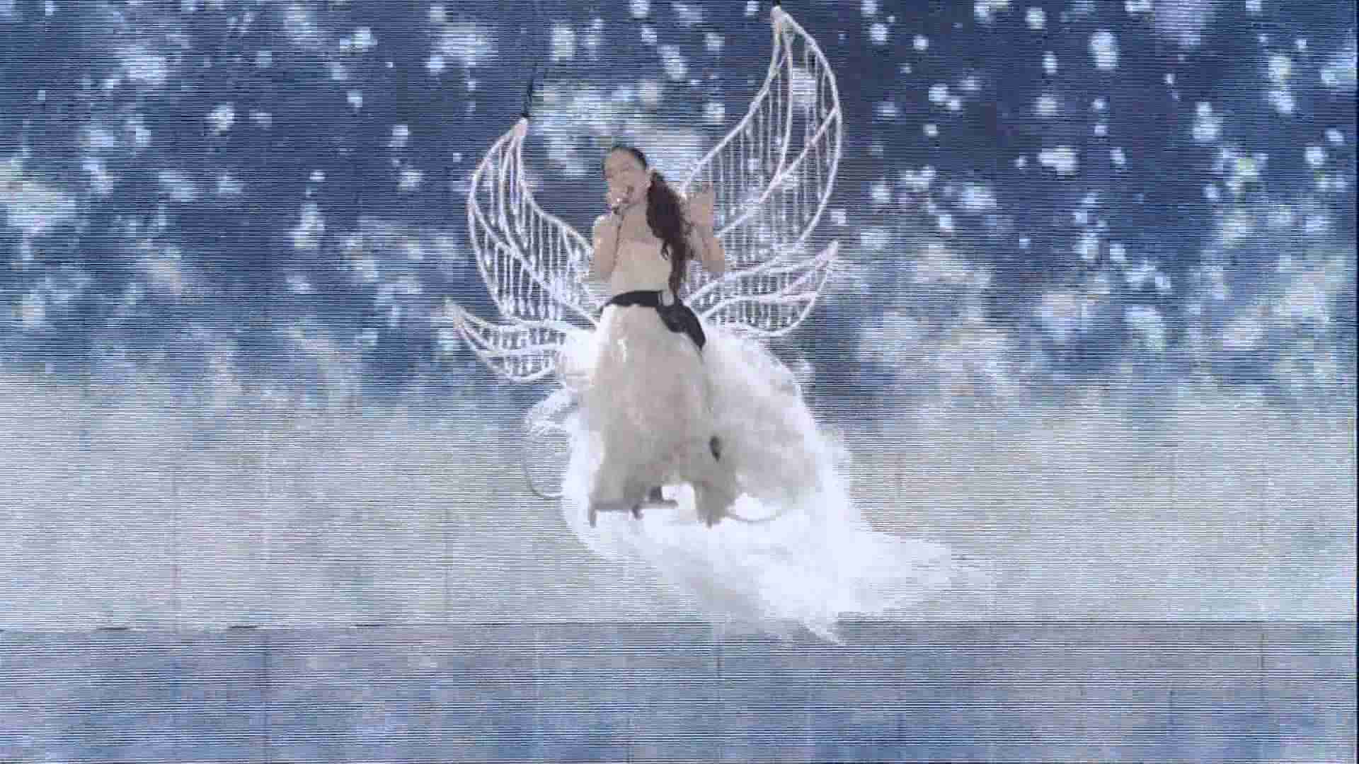 浜崎あゆみ - Winter Diary~Summer Diary (Countdown Live 2015-2016 Made In Tokyo) - YouTube