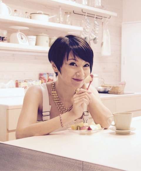 鈴木亜美のスペシャルライブにネットでは酷評の声も「衣装キツイ」