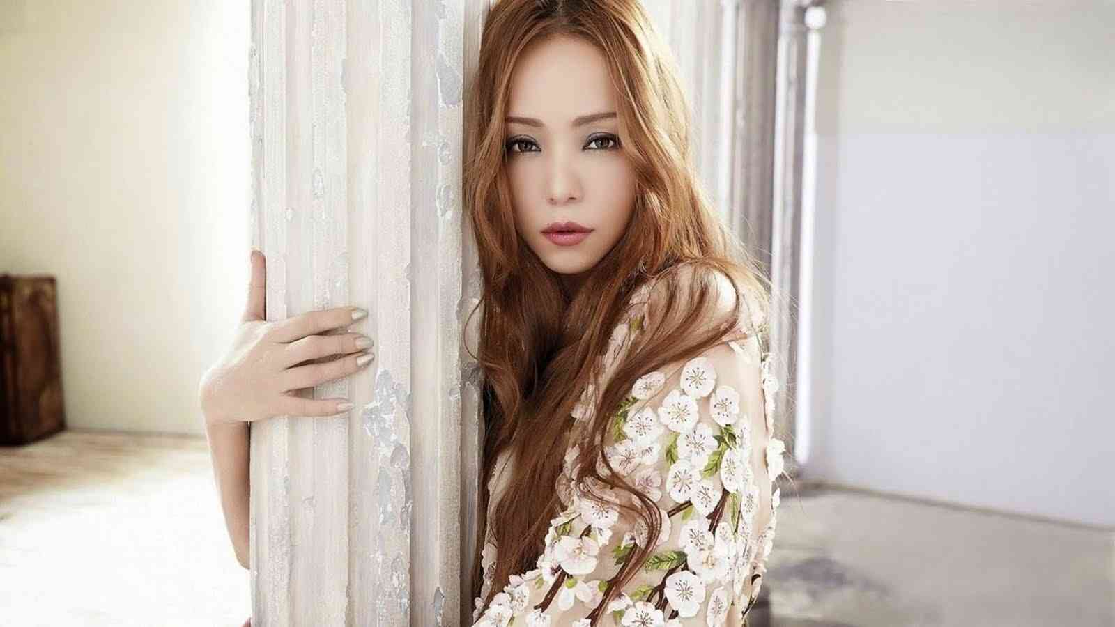 安室奈美恵、蜷川実花とタッグ 台湾版「VOGUE」で凛とした美しさ