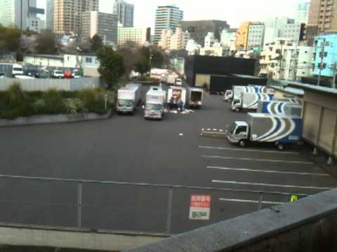 とある午後の佐川急便　荷物取り扱いの実態　１ - YouTube
