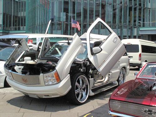 変な構造の車トピ