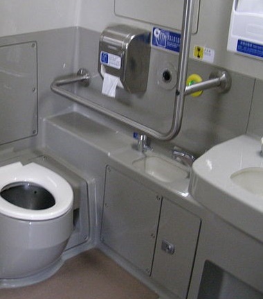 長距離列車で「トイレ使用禁止」　失禁した女性、裁判で勝訴（独）