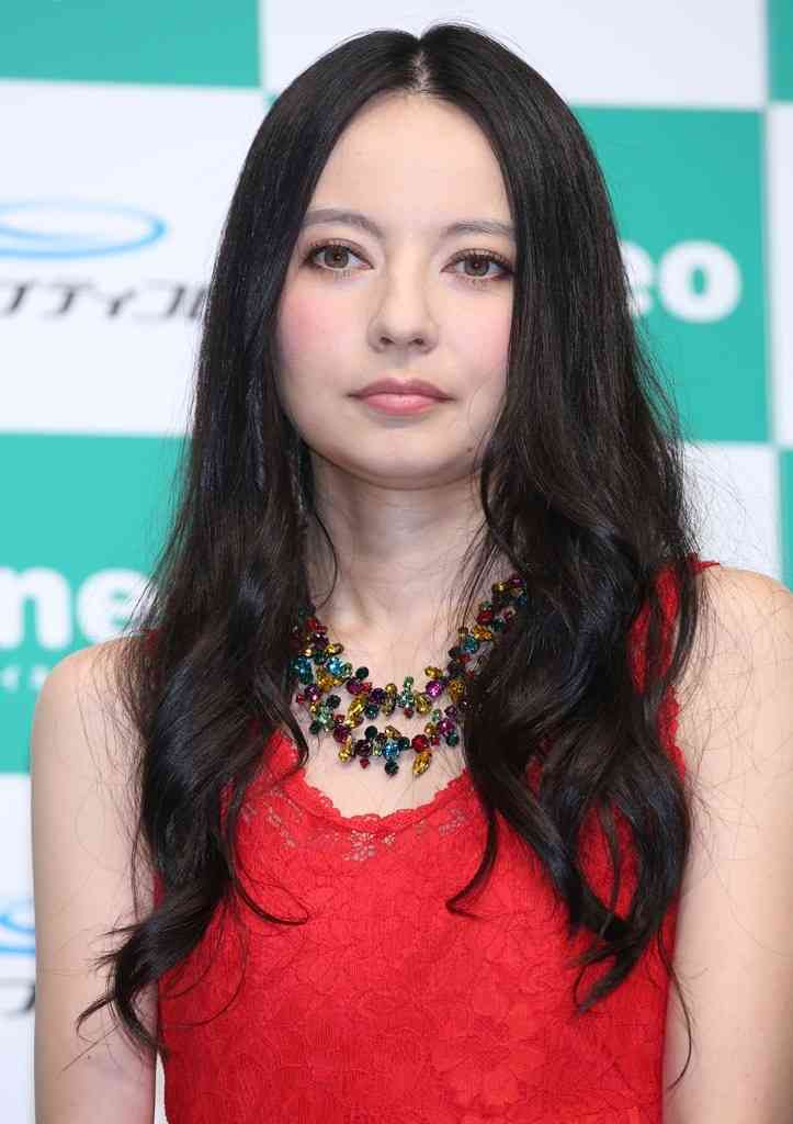 ベッキー、ゲス川谷と結婚を熱望「仕事辞めたい」で引退も （週刊女性PRIME） - Yahoo!ニュース