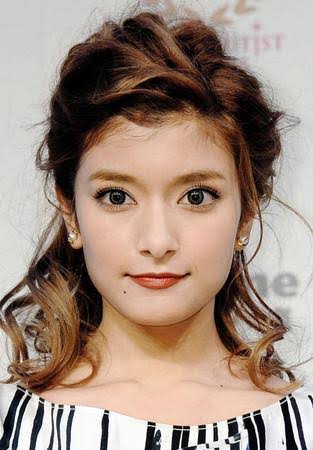 ローラ&くりぃむしちゅー有田哲平「3月30日に電撃結婚」衝撃スクープ!