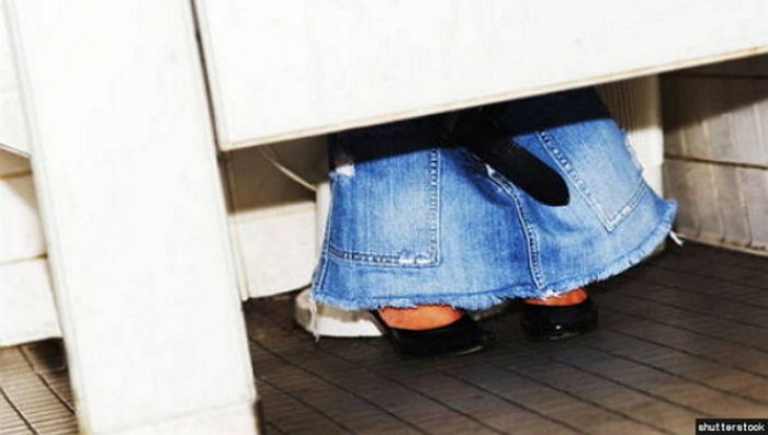 韓国　居酒屋のトイレで女性が用をたす姿を盗撮しても無罪と判決 | ゴゴ通信