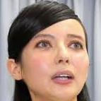 ベッキーの謝罪会見で写ったアレが衝撃的… - NAVER まとめ