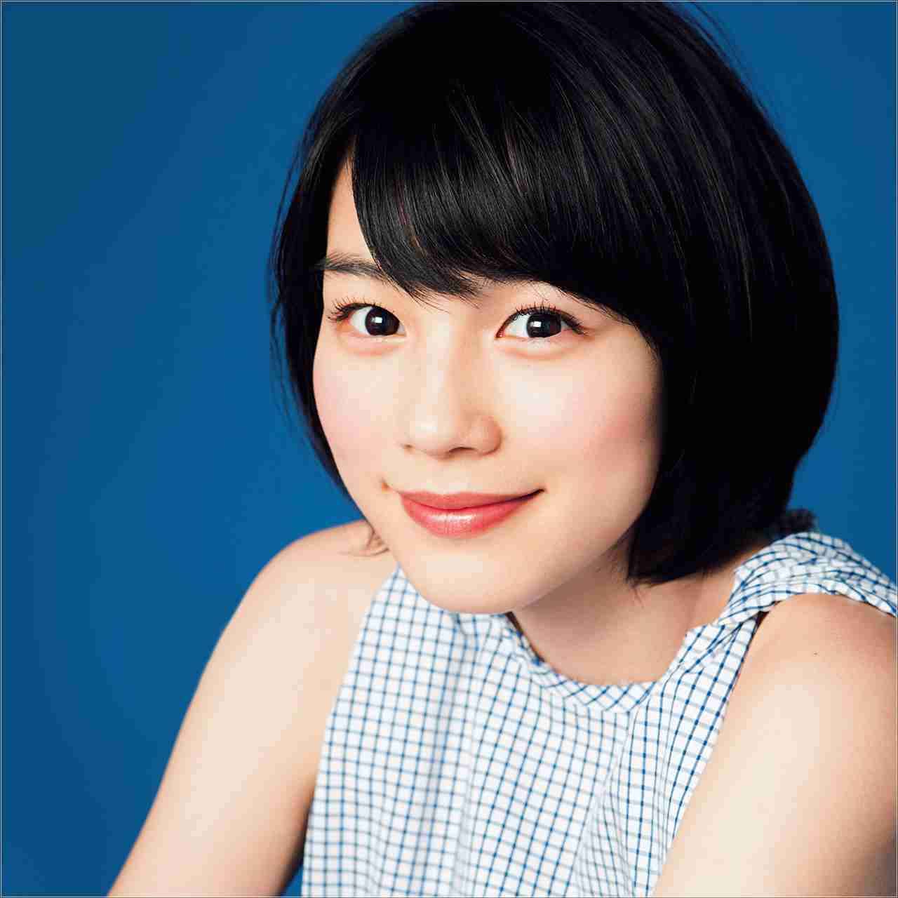 能年玲奈“節分劇場”にファン歓喜、10枚以上の連続写真で豆まき報告。