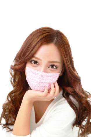 ざわちん、4月にZawachin名義で歌手デビュー