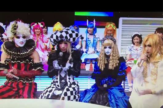 ゴールデンボンバー　新PVが世界観変わるクオリティ「ビジュアル系あるある」